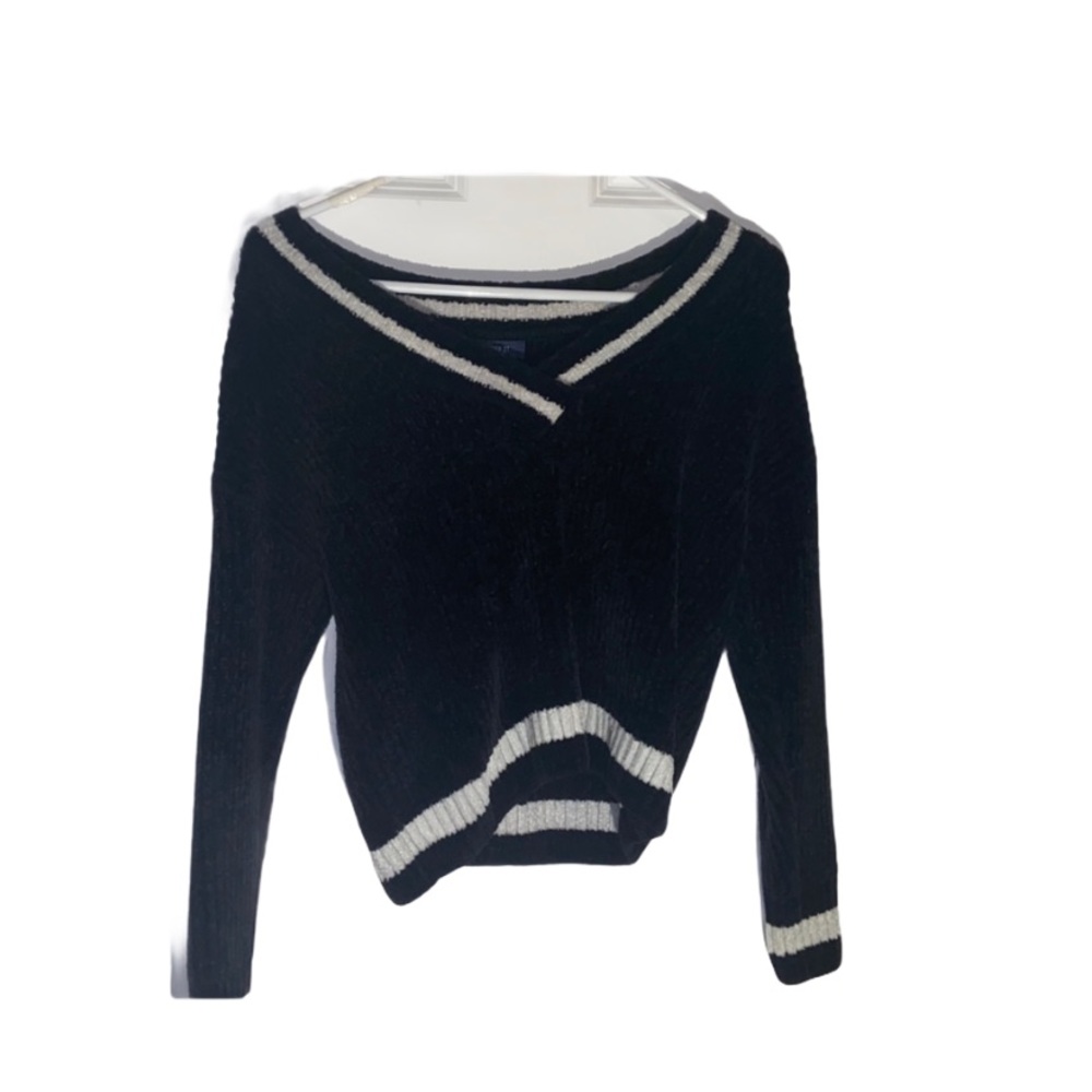 Forever 21 Black and White Sweater